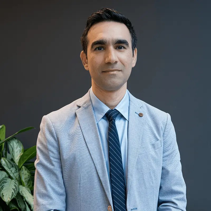 Dr. Mohsen Ghodrat - Computer Science professor at UCW